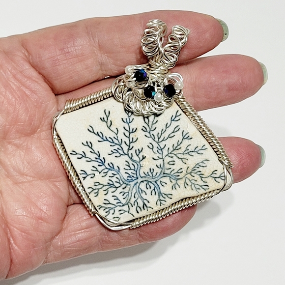 Rare Sea Pottery Pendant - Picture 4 of 11